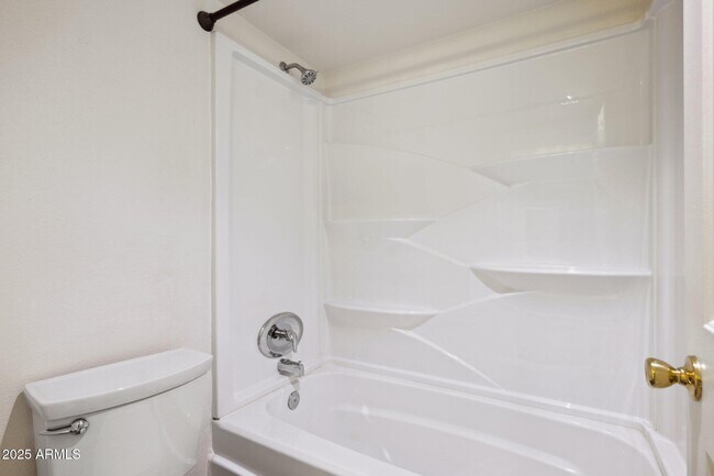 Building Photo - 205 N 74th St
