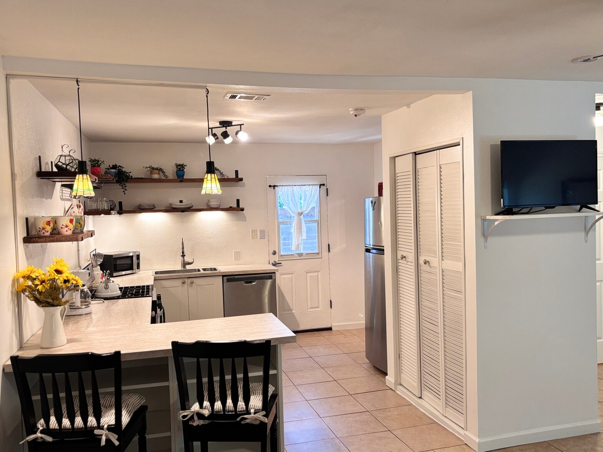 Building Photo - 5414 Bolm Rd