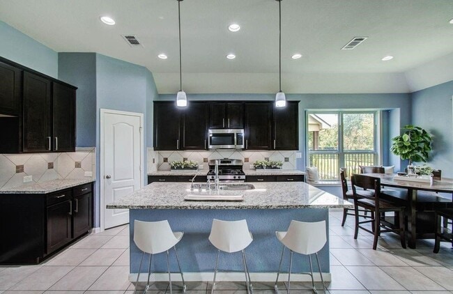Building Photo - 17622 Quiet Shores Dr