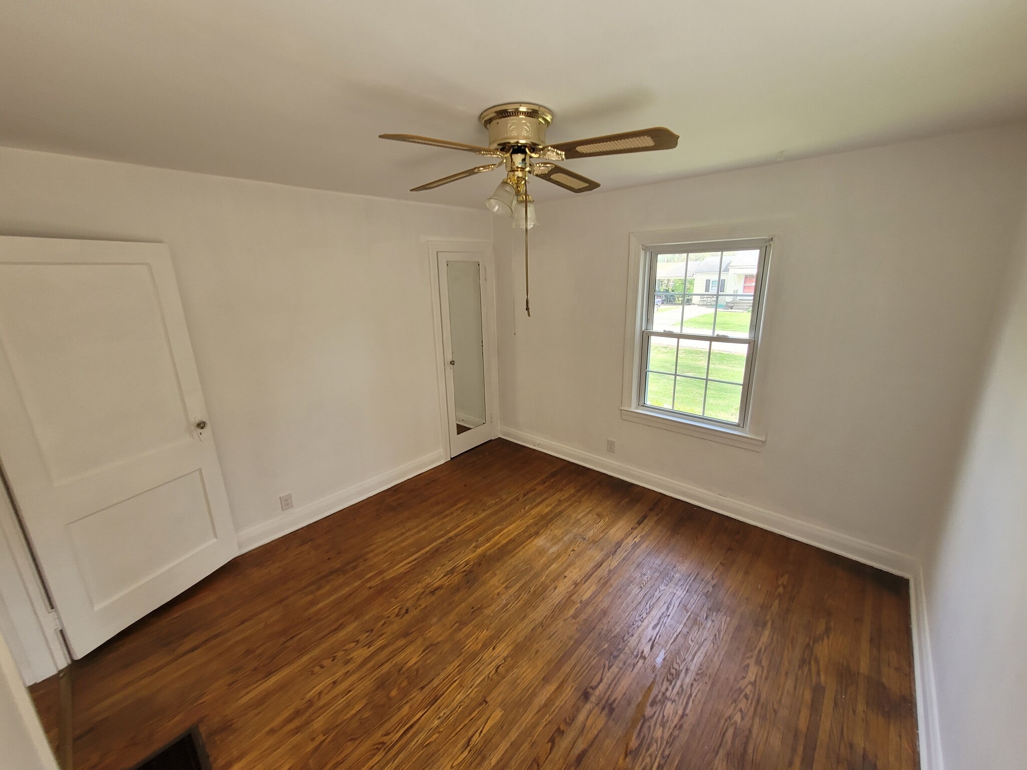 BR1 - 8011 Greenway Dr