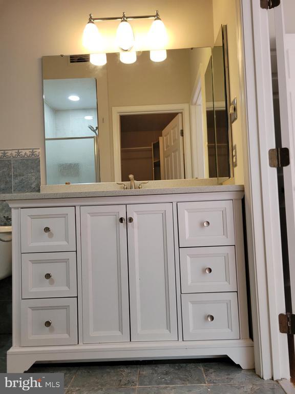 Building Photo - 8702 Castlerock Ct