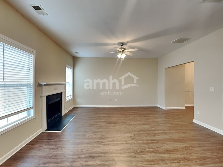 Building Photo - 17 Brookvalley Ct W