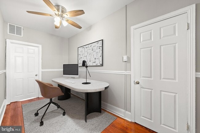 Building Photo - 601 Miller St