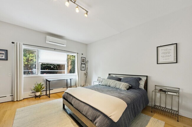 Building Photo - 1017 Park Ave