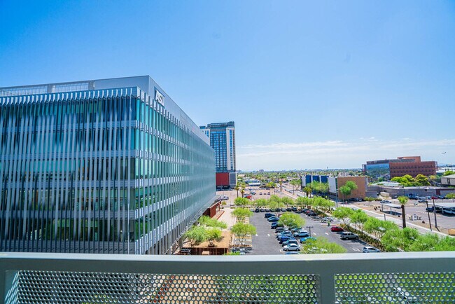 Building Photo - 915 N 4th St