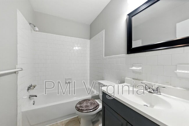 Building Photo - 731 Stanwix Square