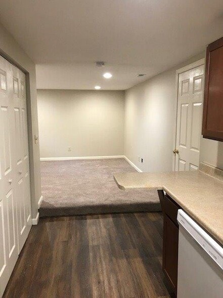 living space - 522 Hillsboro Ave