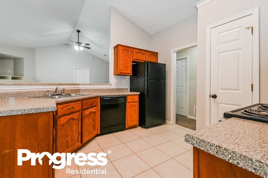 Building Photo - 4060 Triple Crown Loop N