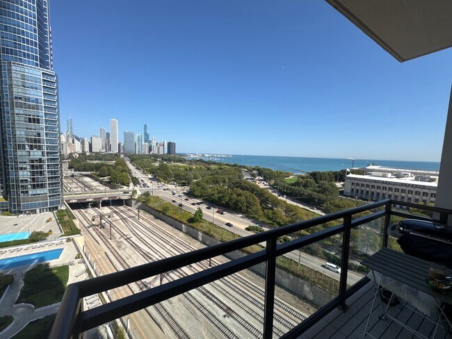 Building Photo - 233 E 13th St