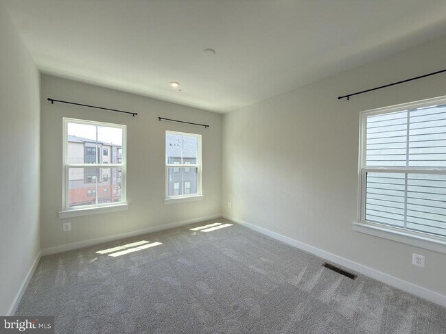 Building Photo - 14441 Albemarle Point Pl