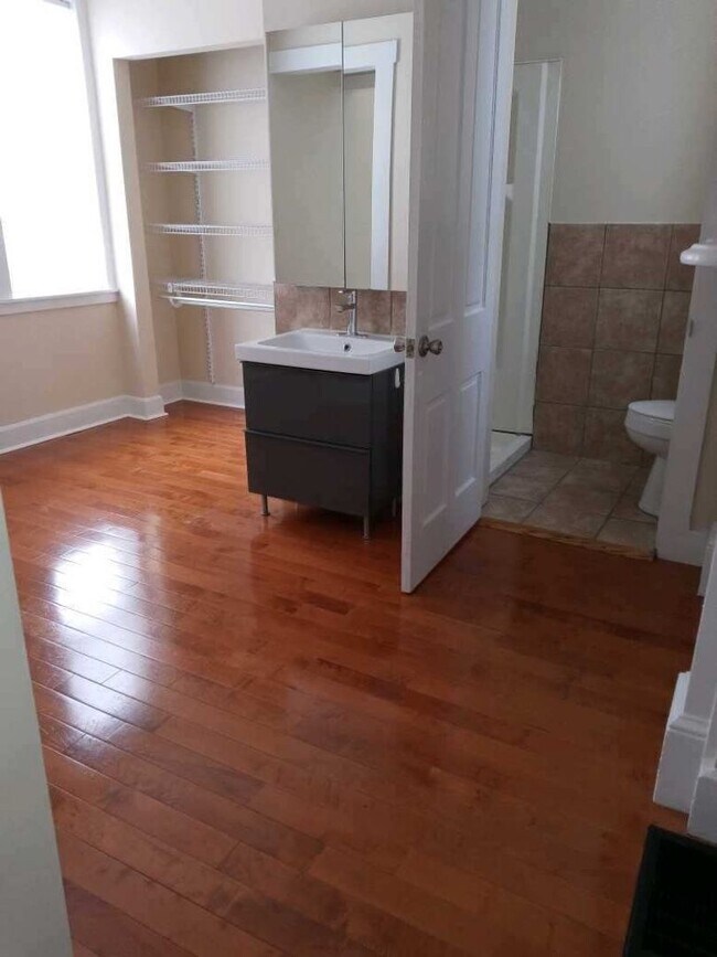 Building Photo - Renovated 1 BD +home office/child's room House with Upgrades