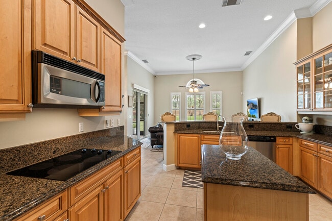 Building Photo - 801 SW Classico Ct