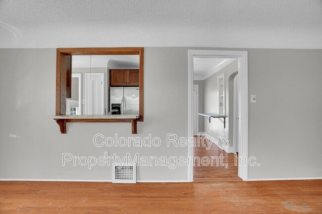Building Photo - 1405 15th Ave