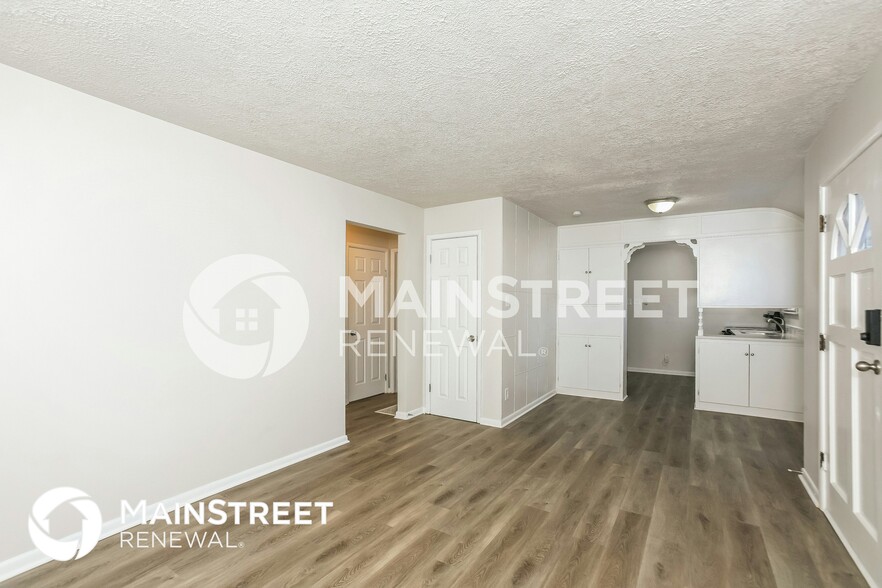 Building Photo - 5225 E 20th Pl