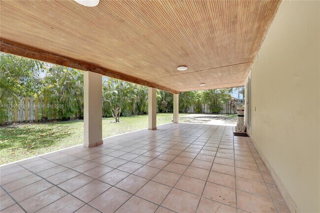 Building Photo - 6306 SW 12th St