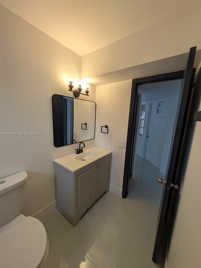 Building Photo - 301 SW 86th Ave