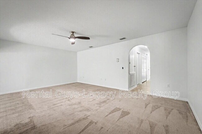 Building Photo - 7414 Palm Hills Dr