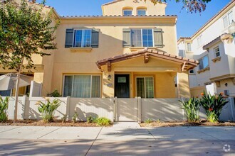 Building Photo - 3 bedroom Townhome in Otay Ranch