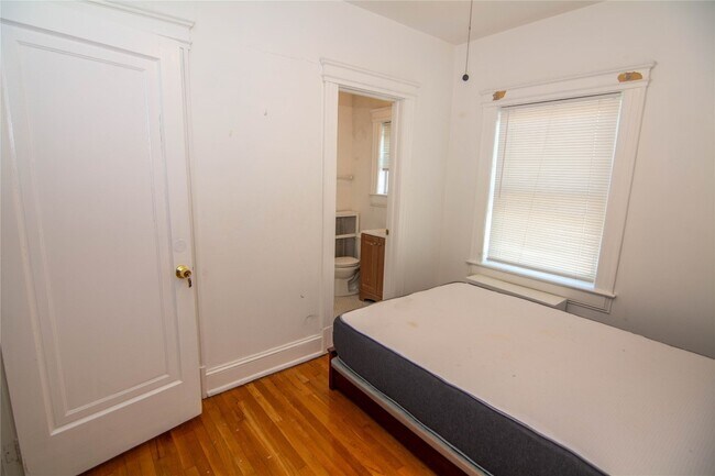 Building Photo - 30 Fayette St