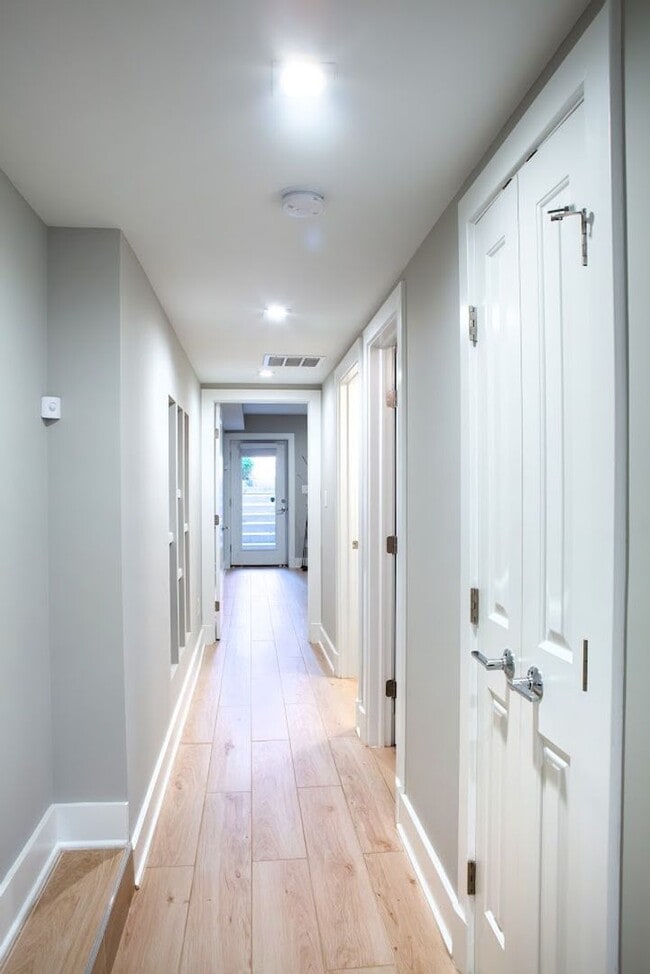 Building Photo - Stunning 1BR 1BA Lower Level in Spectacular Capitol Hill Townhome-Rent Incl Utilities