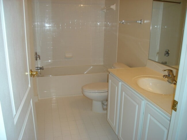 Building Photo - 75 Harborton Ln