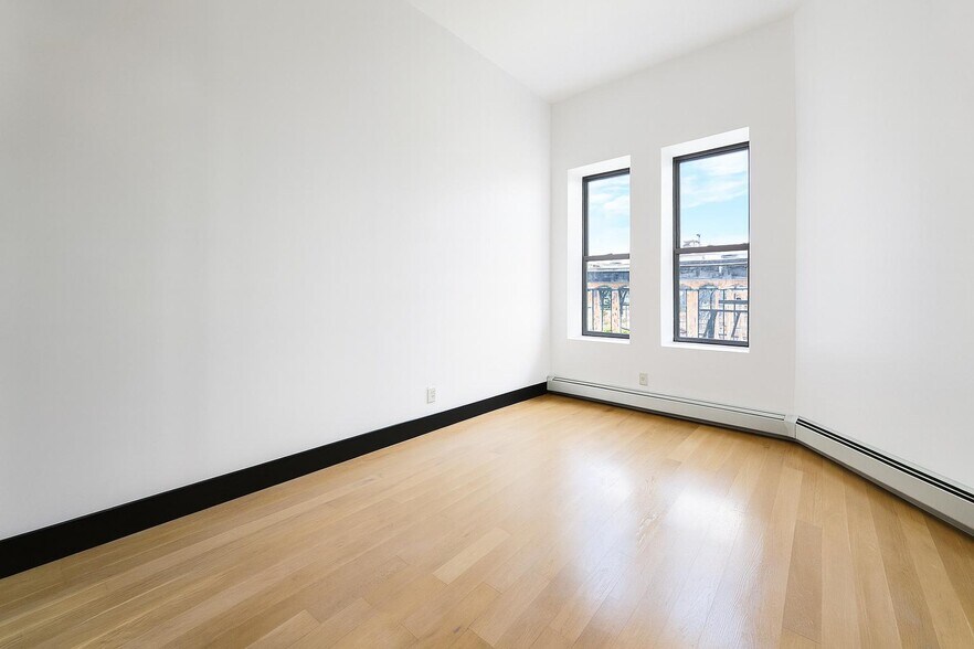 Building Photo - 44 MacDonough St