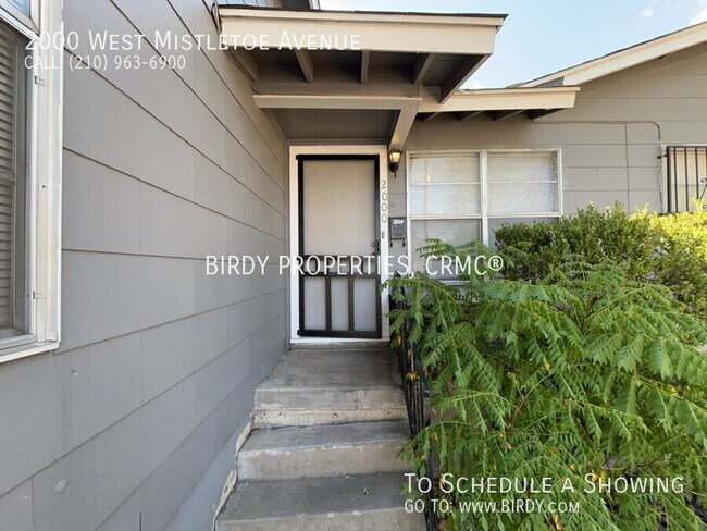 Building Photo - 2000 W Mistletoe Ave