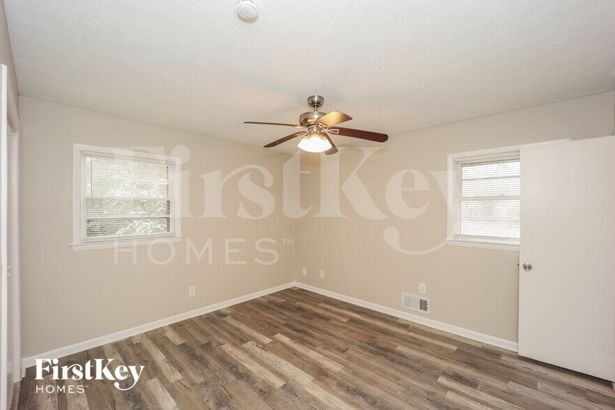 Building Photo - 347 Judy Dr