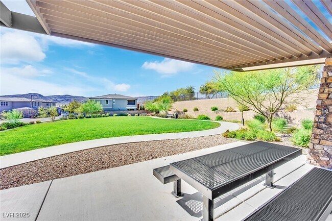 Building Photo - 945 Glenhaven Pl