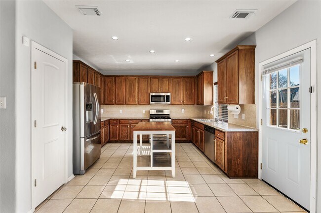 Building Photo - 7419 Chathan Glen Ln