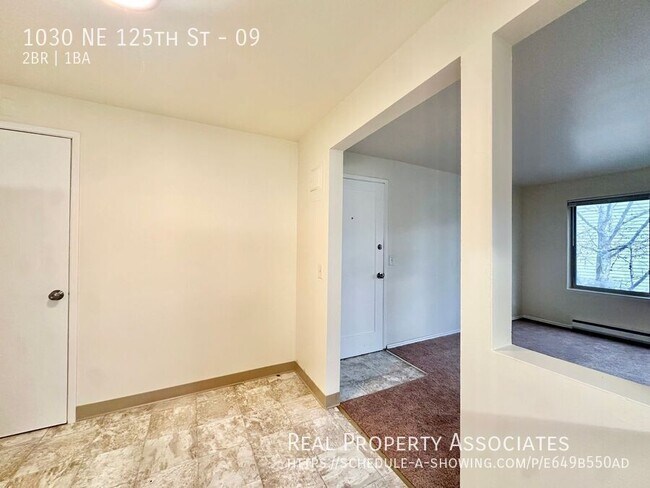 Building Photo - 1030 NE 125th St