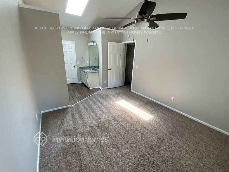 Building Photo - 5558 S Ireland Way
