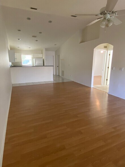 Building Photo - 3321 India Palm Dr