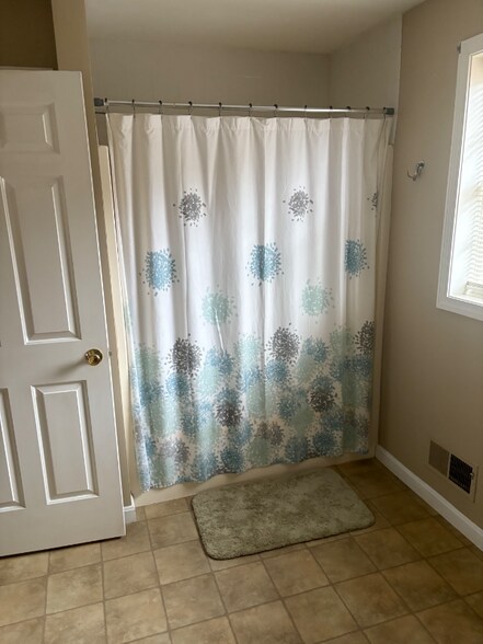 Building Photo - 34 Brooks Rd