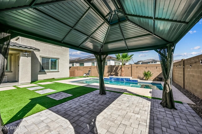 Building Photo - 14049 W Desert Hollow Dr