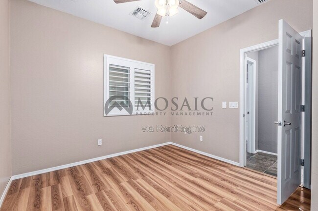 Building Photo - 2327 N Pecos Dr