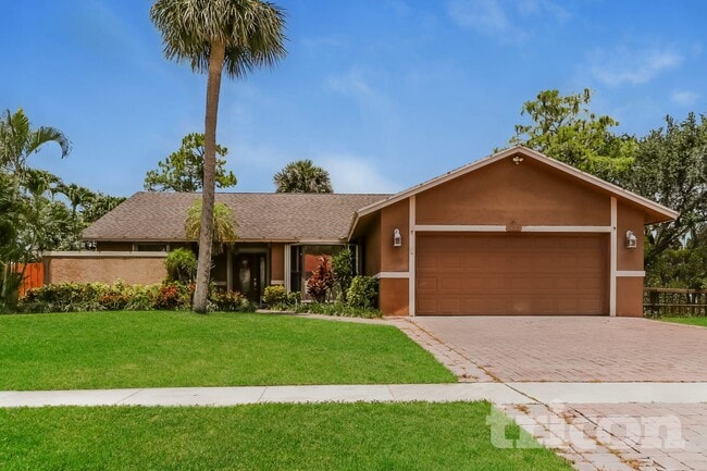 Building Photo - 835 Ivy Dr