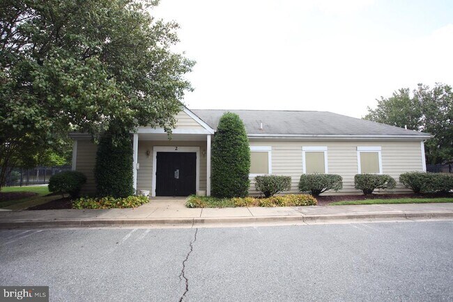 Building Photo - 408 Fleece Flower Dr