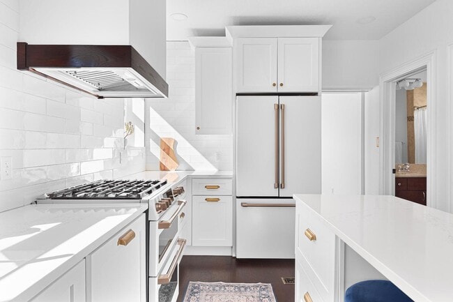 Building Photo - Sunny Two-Story Wash Park Bungalow