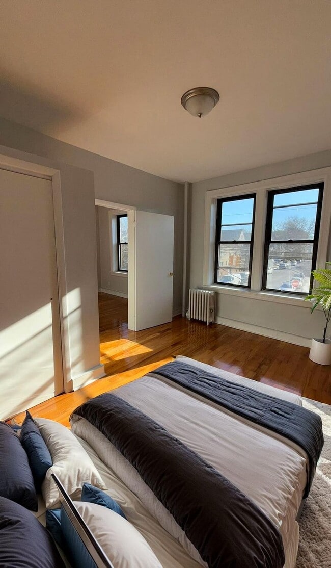 Building Photo - 807 - Trefoil Manor