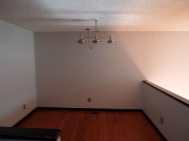 Building Photo - Wind Stream Condos - 3 Bedroom - 2 bathroo...