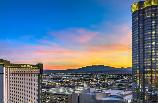 Building Photo - 3722 S Las Vegas Blvd