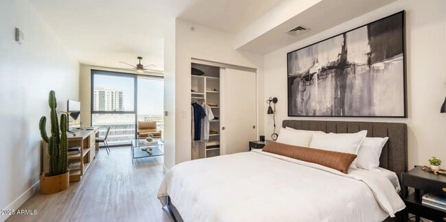 Building Photo - 817 N 6th St