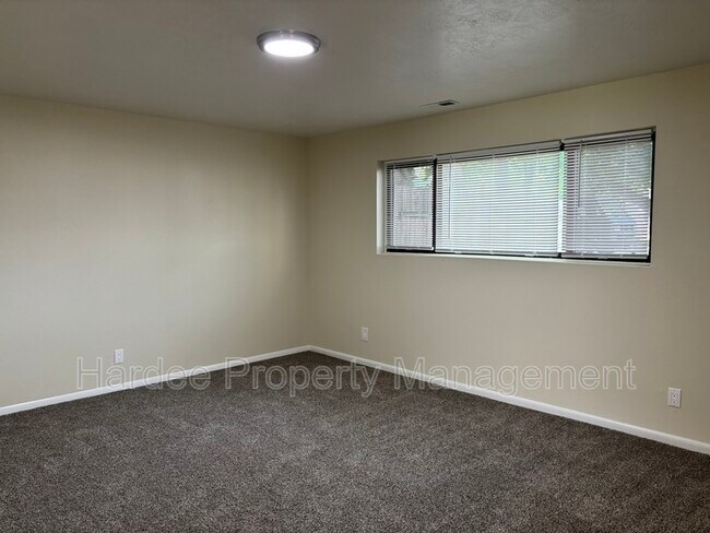 Building Photo - 2106 N 33rd St