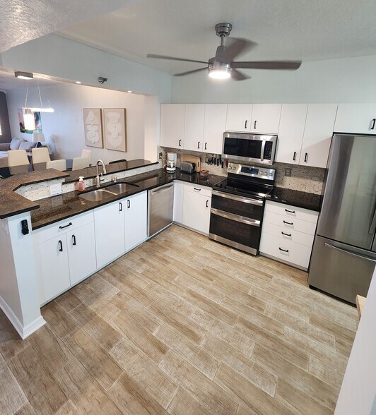 Building Photo - 7882 Sailboat Key Blvd S