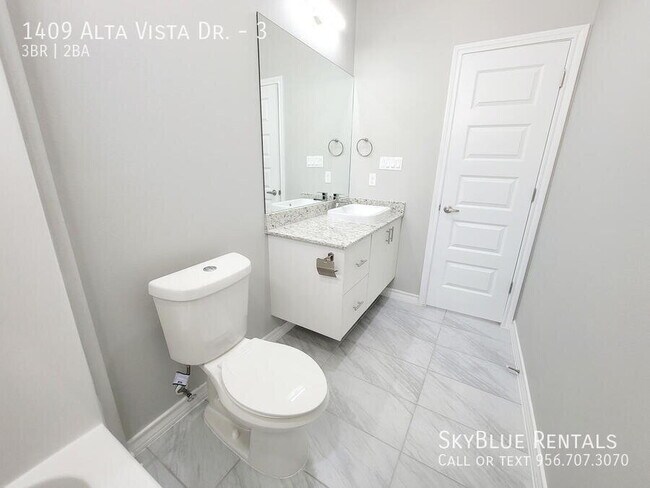 Building Photo - 1409 Alta Vista Dr