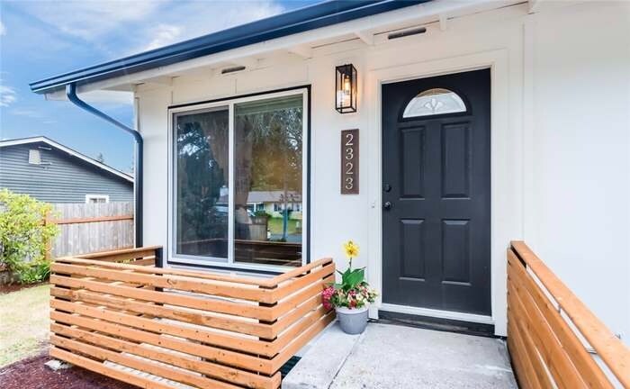 Building Photo - 2323 Oak Dr