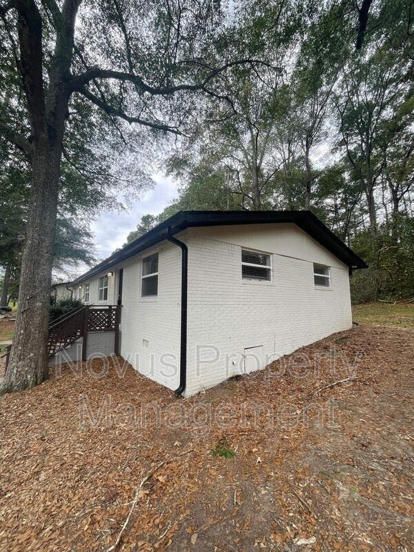 Building Photo - 70 Gees Ln