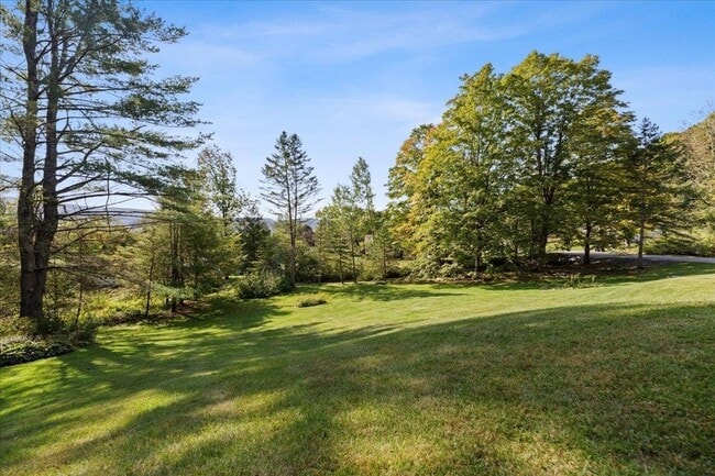 Building Photo - 275 Hillvale Rd