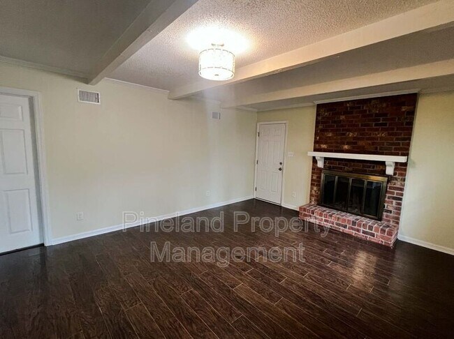 Building Photo - 544 Hilliard Dr